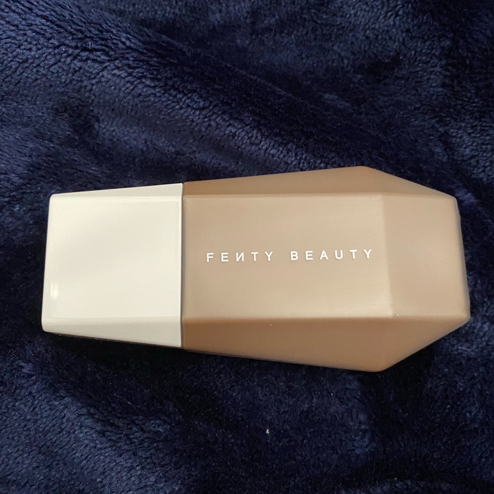 Eaze Drop Blurring Skin Tint Color 21